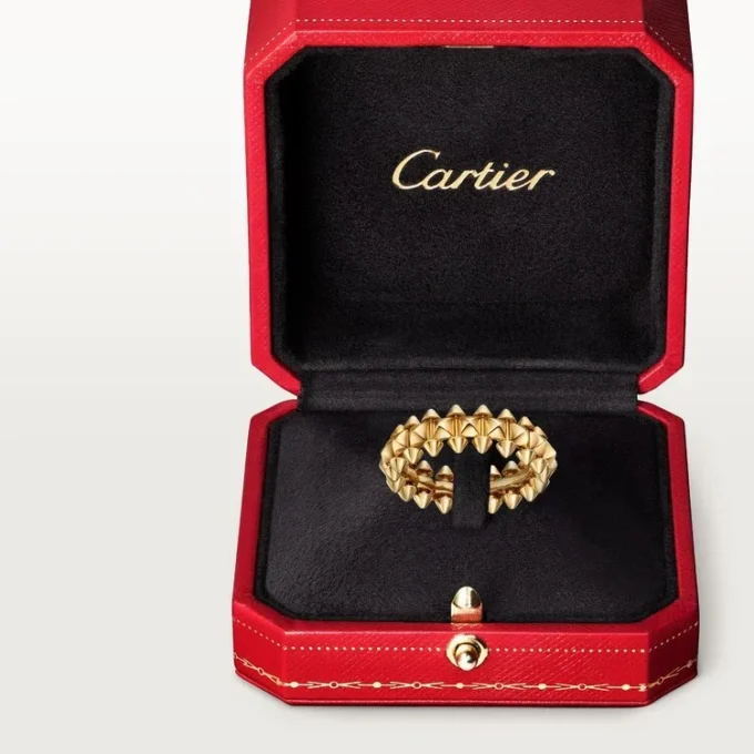 Anello Clash De Cartier, modello medio