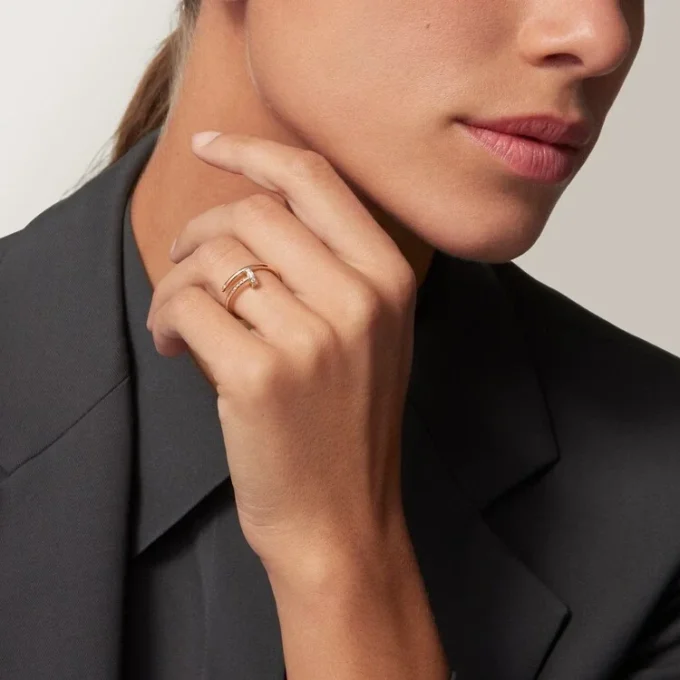 Anello Juste Un Clou, modello piccolo, diamanti