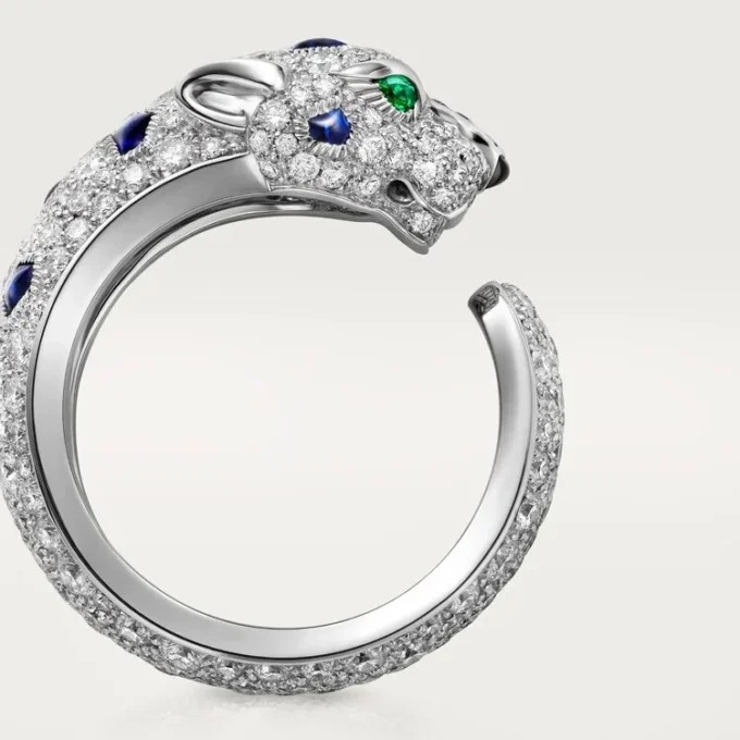 Anello Panthere De Cartier, modello medio, semi-pavé