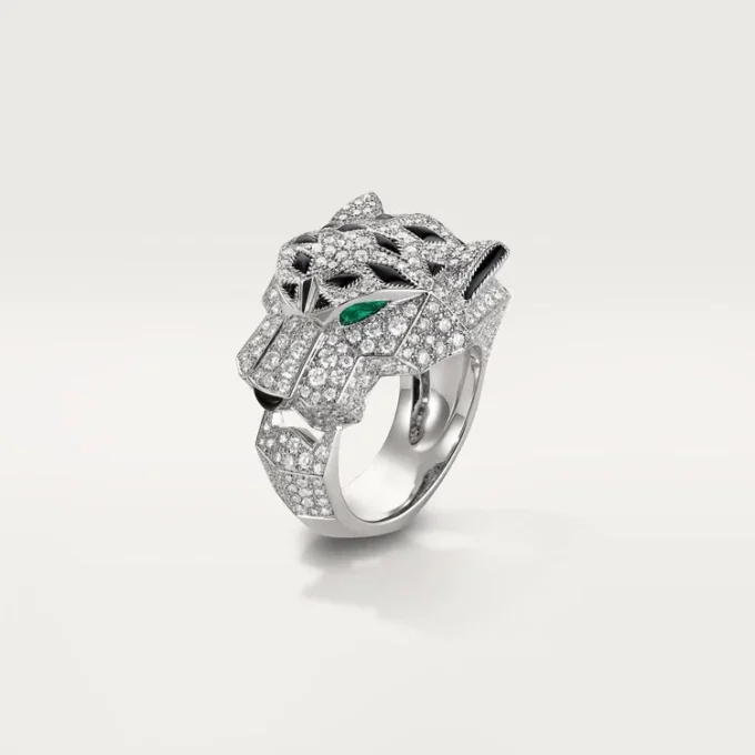 Anello Panthere De Cartier – Oro bianco, diamanti, smeraldi, onice – Cartier