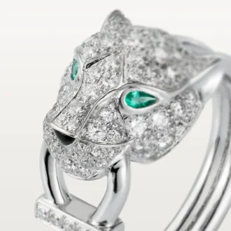 Anello Panthere De Cartier – Oro bianco, diamanti, smeraldi, onice – Cartier