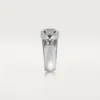Anello Panthere De Cartier – Oro bianco, granati tsavoriti, onice – Cartier