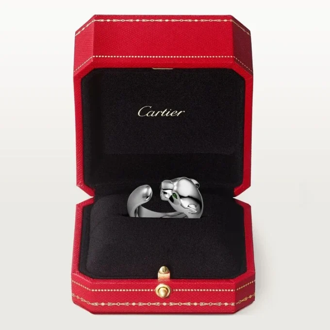 Anello Panthere De Cartier – Oro bianco, granati tsavoriti, onice – Cartier