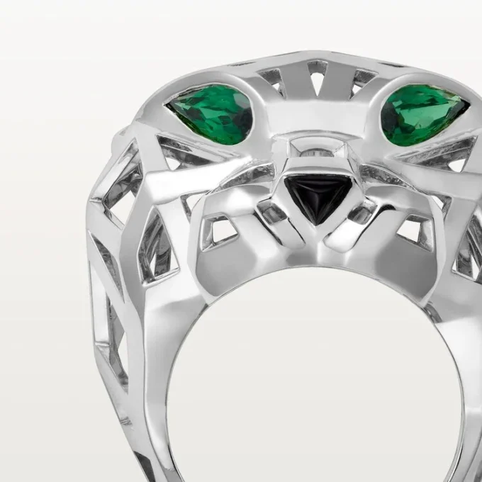 Anello Panthere De Cartier – Oro bianco non rodiato, granati tsavoriti, onice – Cartier