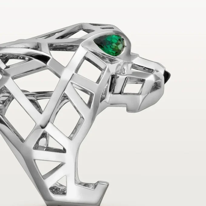 Anello Panthere De Cartier – Oro bianco non rodiato, granati tsavoriti, onice – Cartier