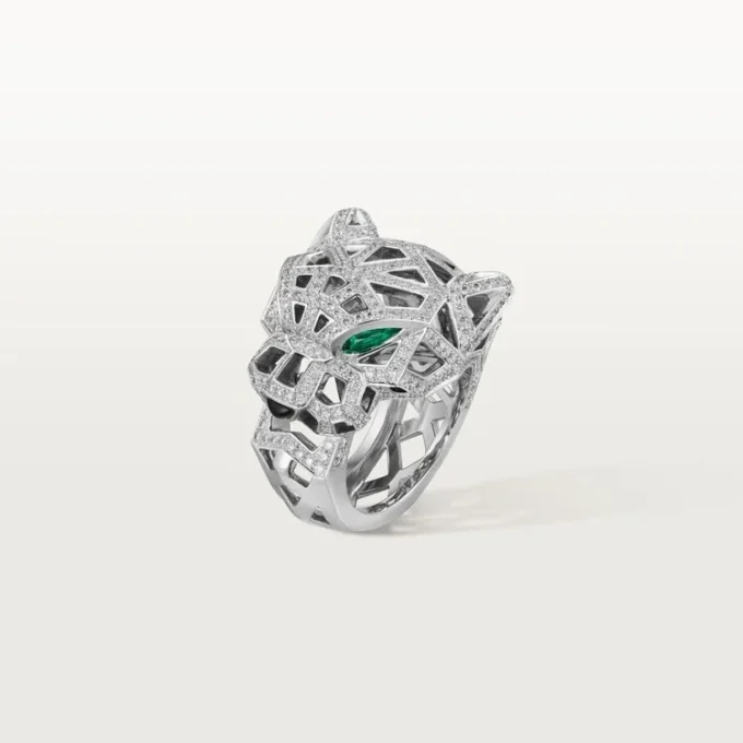 Anello Panthere De Cartier – Oro bianco, onice, smeraldi, diamanti – Cartier