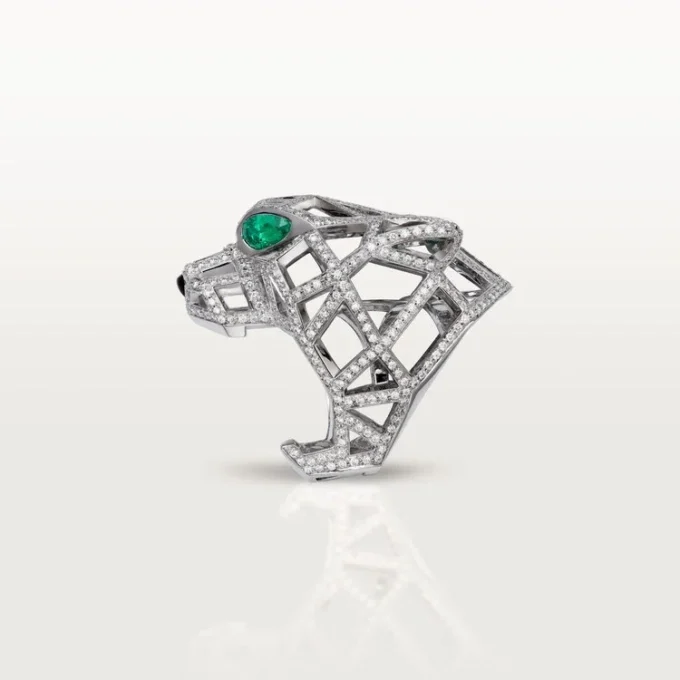 Anello Panthere De Cartier – Oro bianco, smeraldi, onice, diamanti – Cartier