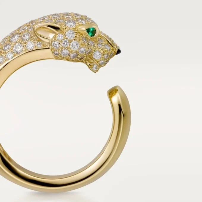 Anello Panthere De Cartier – Oro giallo, diamanti, smeraldi, onice – Cartier