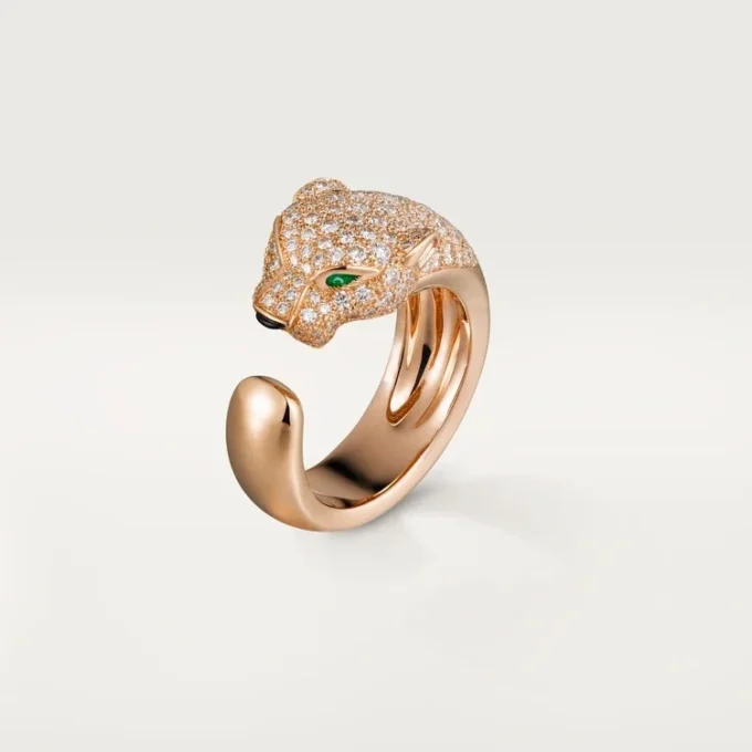Anello Panthere De Cartier – Oro rosa, diamanti, smeraldi, onice – Cartier
