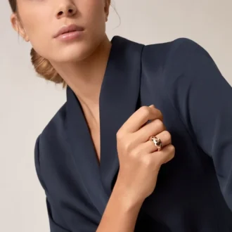Anello Panthere De Cartier – Oro rosa, granati tsavoriti, onice – Cartier