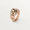 Anello Panthere De Cartier – Oro rosa, granati tsavoriti, onice, lacca nera, diamanti – Cartier