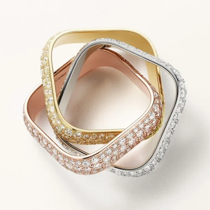 Anello Trinity, forma a cuscino, modello grande, pavé