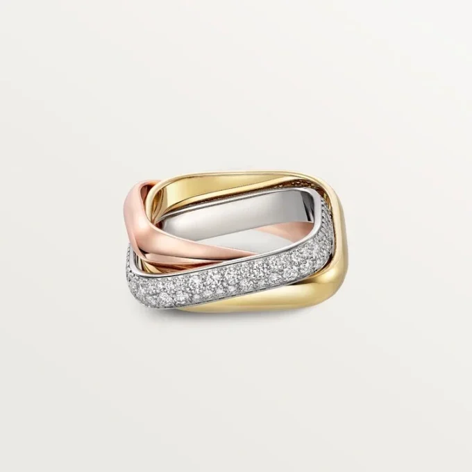 Anello Trinity, forma a cuscino, modello medio, mezzo pavé