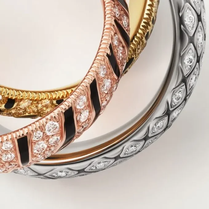 Anello Trinity, laccato, pavé