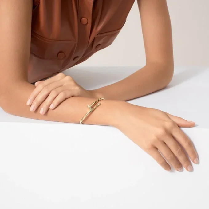 Bracciale Juste Un Clou, modello Classic, diamanti