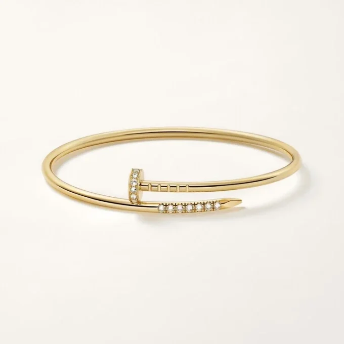 Bracciale Juste Un Clou, modello piccolo, diamanti incastonati a rovescio