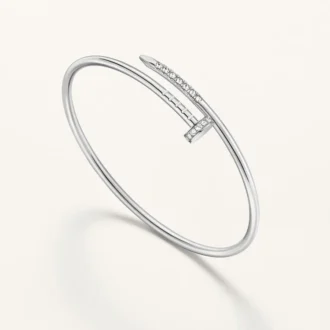 Bracciale Juste Un Clou, modello piccolo, diamanti incastonati a rovescio