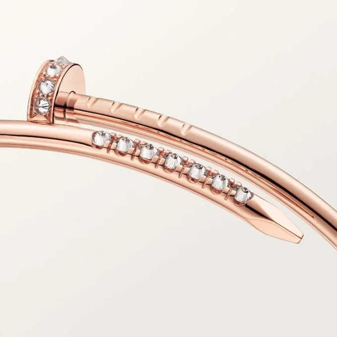 Bracciale Juste Un Clou, modello piccolo, diamanti incastonati a rovescio