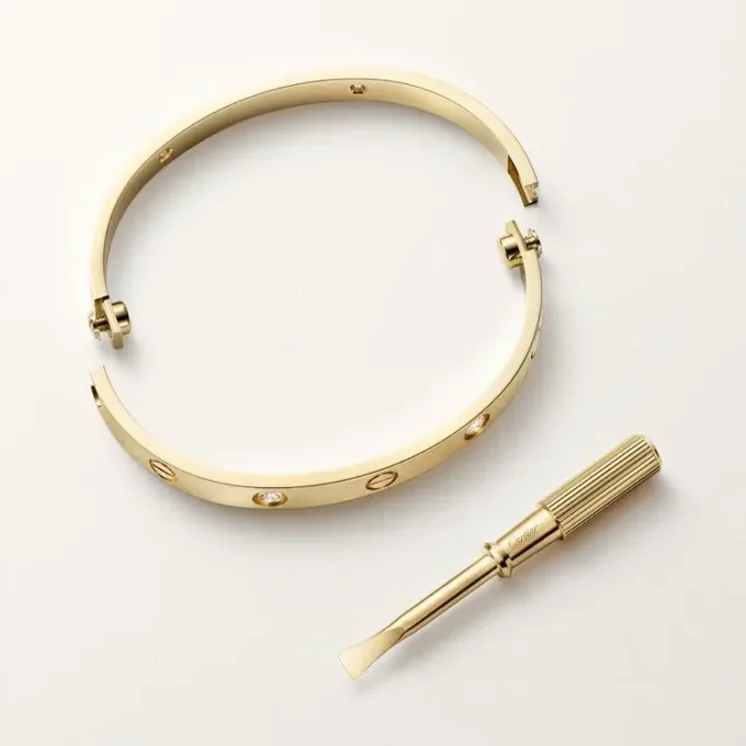 Bracciale Love, modello classico, 4 diamanti