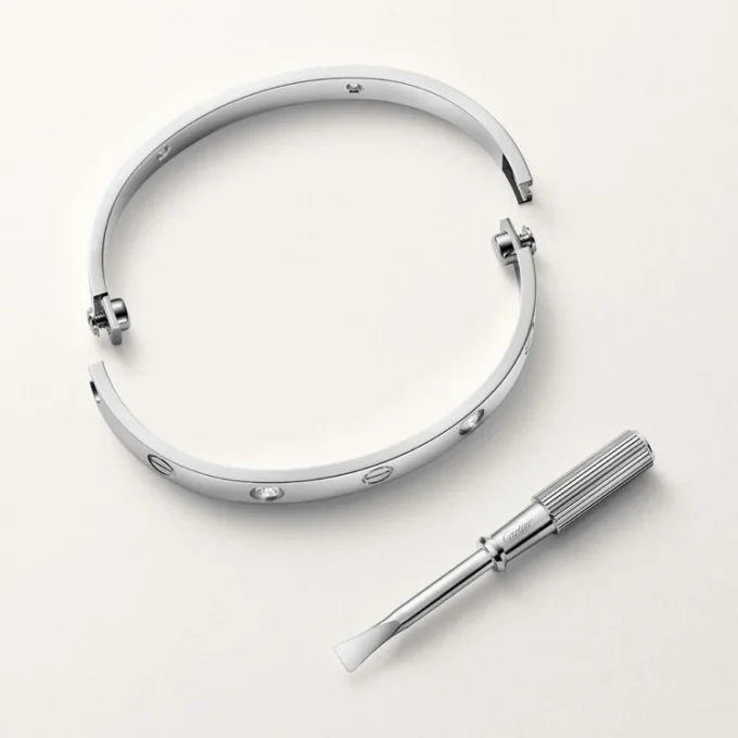 Bracciale Love, modello classico, 4 diamanti