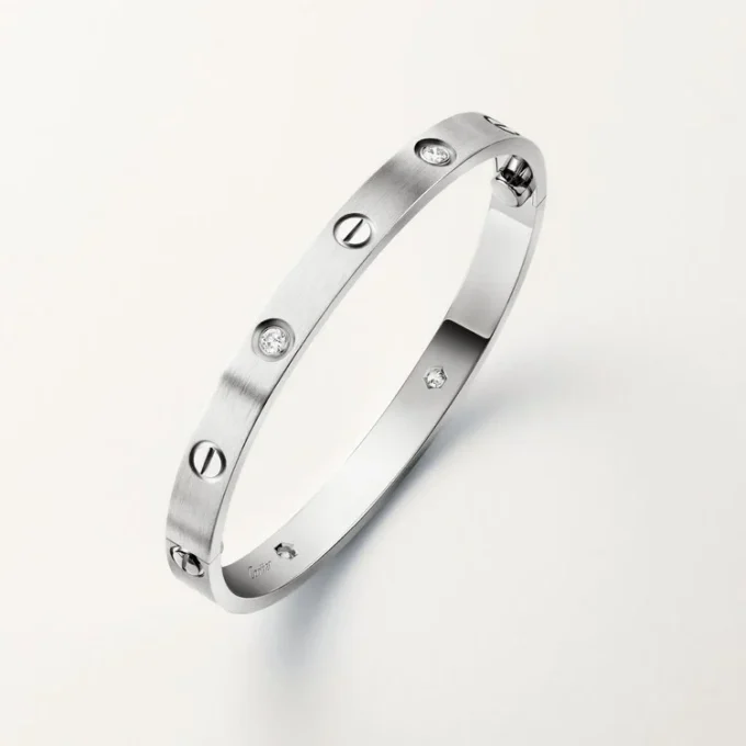 Bracciale Love, modello classico, satinato, 4 diamanti