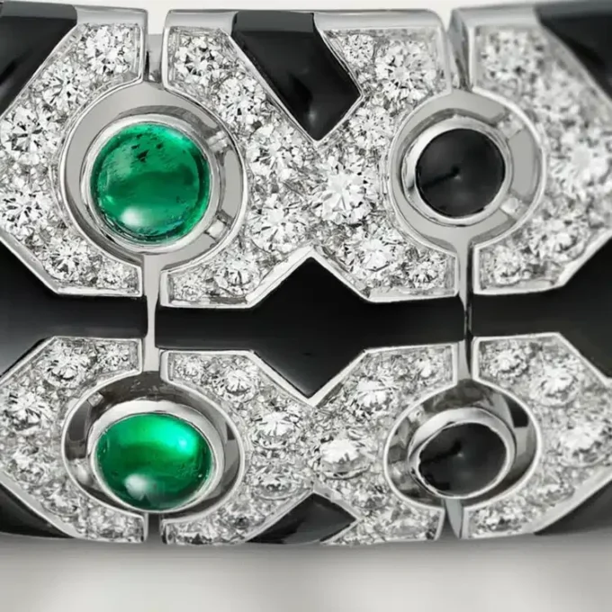 Bracciale rigido Panthere De Cartier, smeraldo, pavé