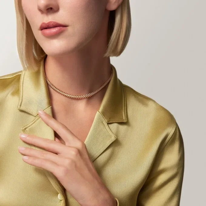 Collana Clash De Cartier, flessibile, modello piccolo, pavé