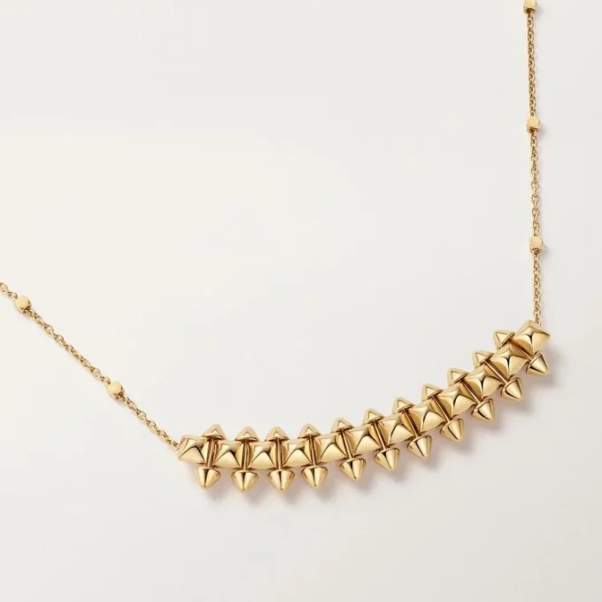 Collana Clash De Cartier, modello medio