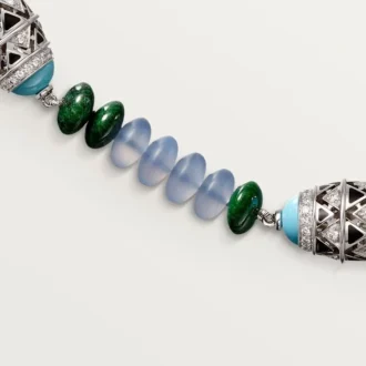 Collana di alta gioielleria – Oro bianco, calcedonio, skarn, turchese, lacca nera, diamanti – Cartier