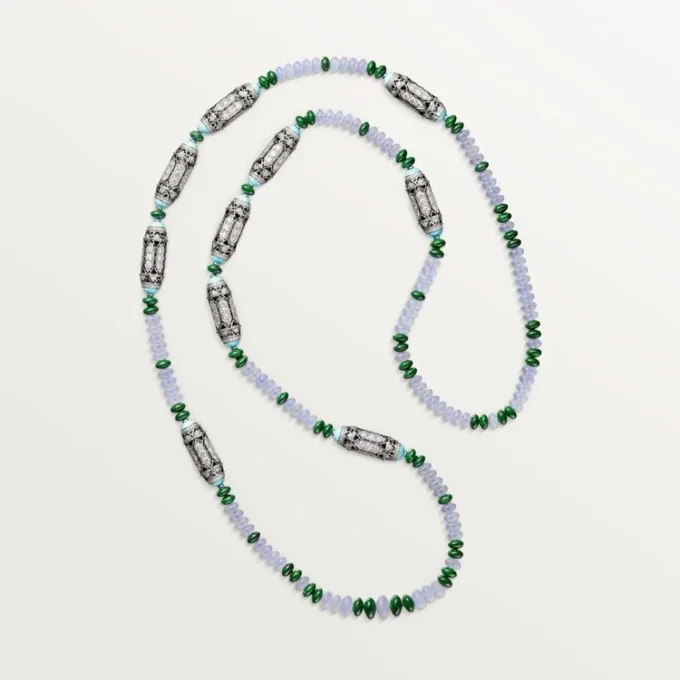 Collana di alta gioielleria – Oro bianco, calcedonio, skarn, turchese, lacca nera, diamanti – Cartier