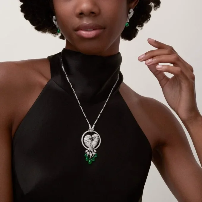 Collana Faune Et Flore De Cartier, gocce di smeraldo, pavé