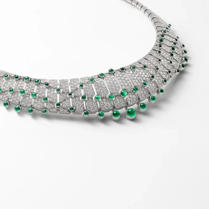 Collana Le Voyage Recommence, smeraldi, pavé