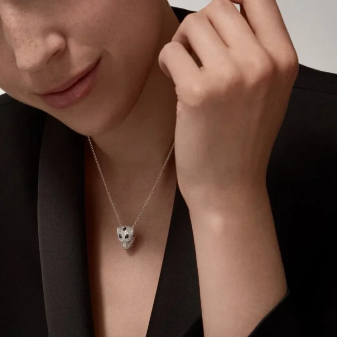 Collana Panthere De Cartier con diamanti, oro bianco | Cartier Us