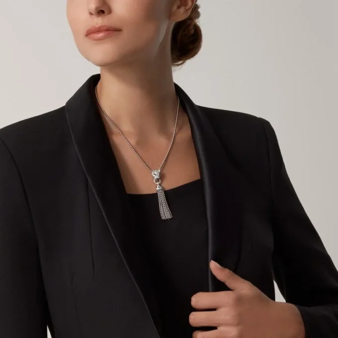 Collana Panthere De Cartier – Oro bianco, lacca nera, smeraldi, onice, diamanti – Cartier