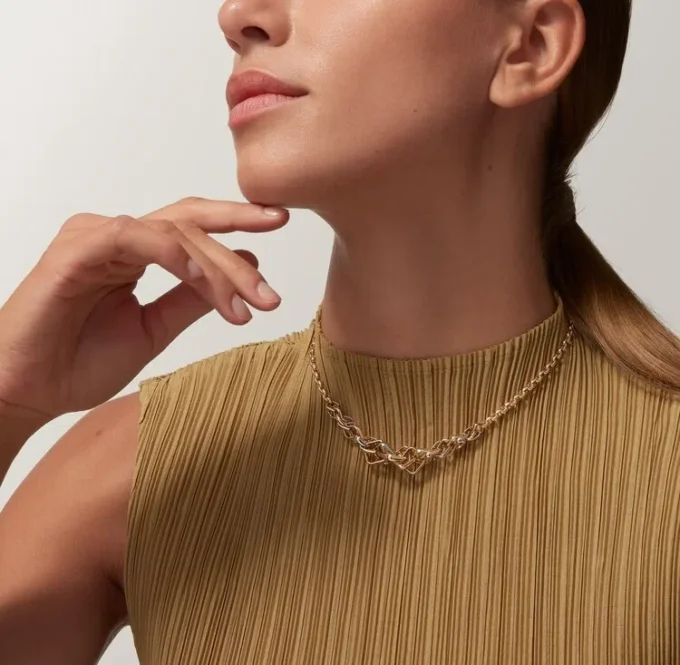 Collana Trinity, a forma di cuscino, modello medio