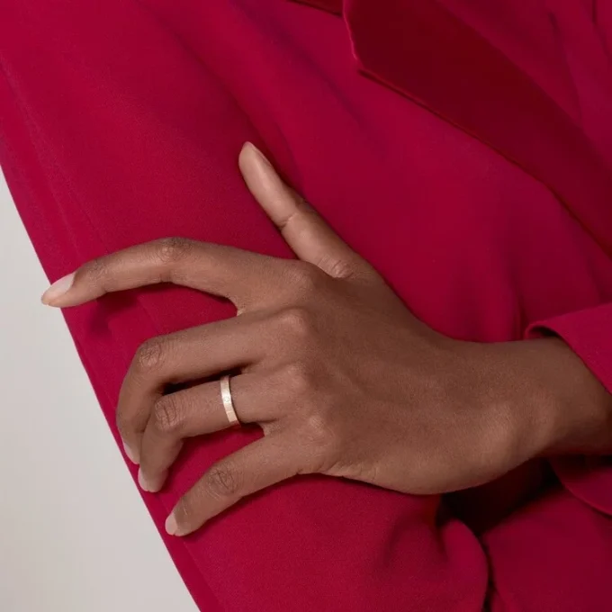 Fede nuziale C De Cartier – Oro rosa, diamanti – Cartier