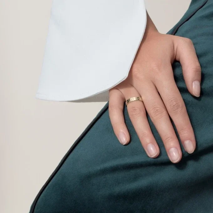 Fede nuziale Love in oro giallo, modello piccolo | Cartier Us
