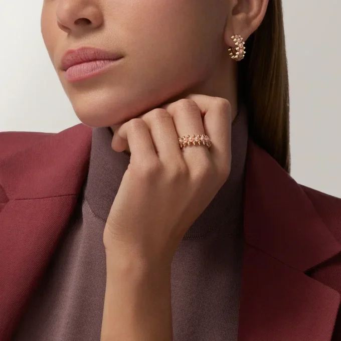 Orecchini Clash De Cartier, calcedonio rosa