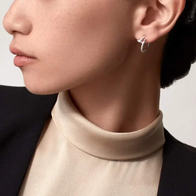 Orecchini Juste Un Clou – Oro bianco, diamanti – Cartier