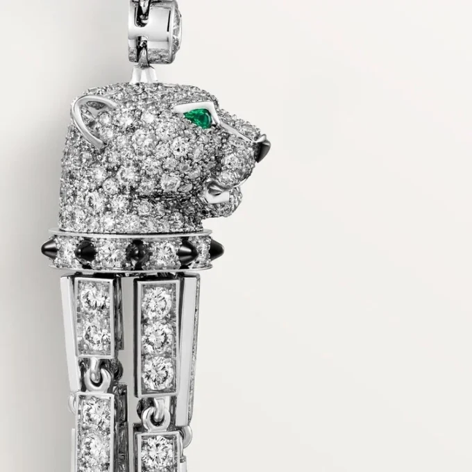 Orecchini Panthere De Cartier, smeraldi, pavé