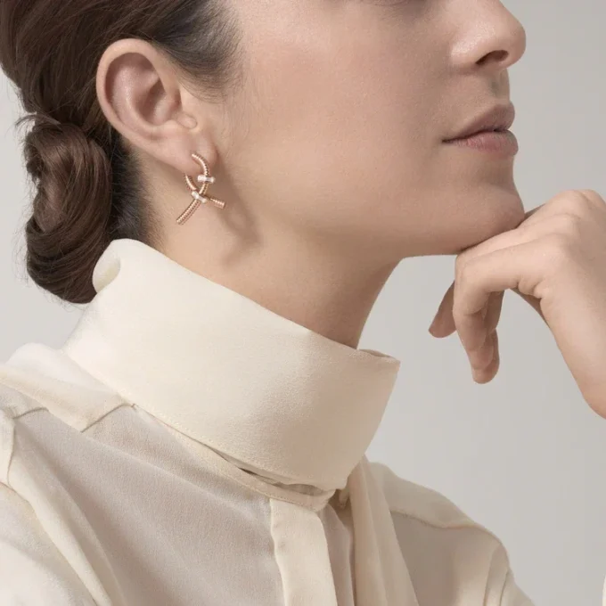 Orecchino sinistro Ecrou De Cartier – Oro rosa, diamanti – Cartier