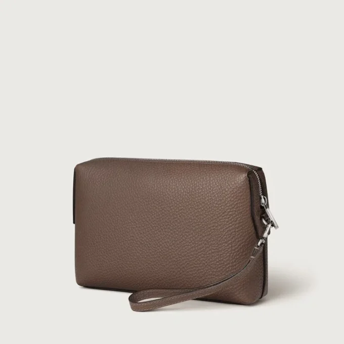 Pochette, Must