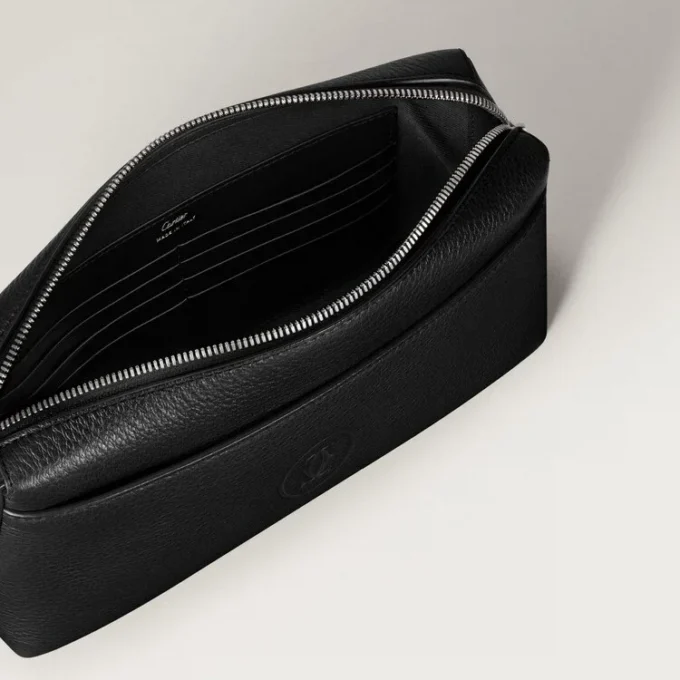 Pochette quadrata, Must de Cartier – Pelle di vitello nera, finitura in palladio – Cartier